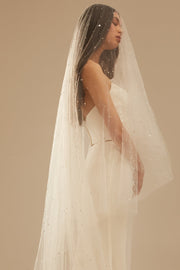 Halle Sheath Veil
